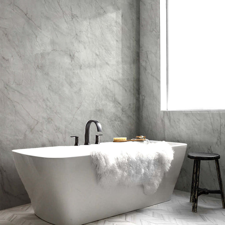 Bathroom featuring a stunning grey marble panel, creating a luxurious and sophisticated atmosphere. Ideal for modern bathroom designs.